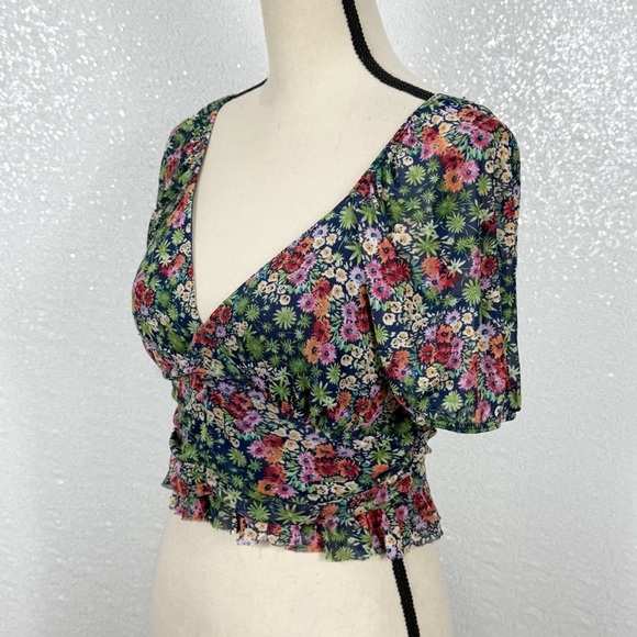 Urban Outfitters Cropped Floral Mesh Sweetheart top size Large women’s - Picture 6 of 9